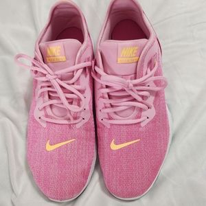 Woman's 11.5 Nike free trainer 8